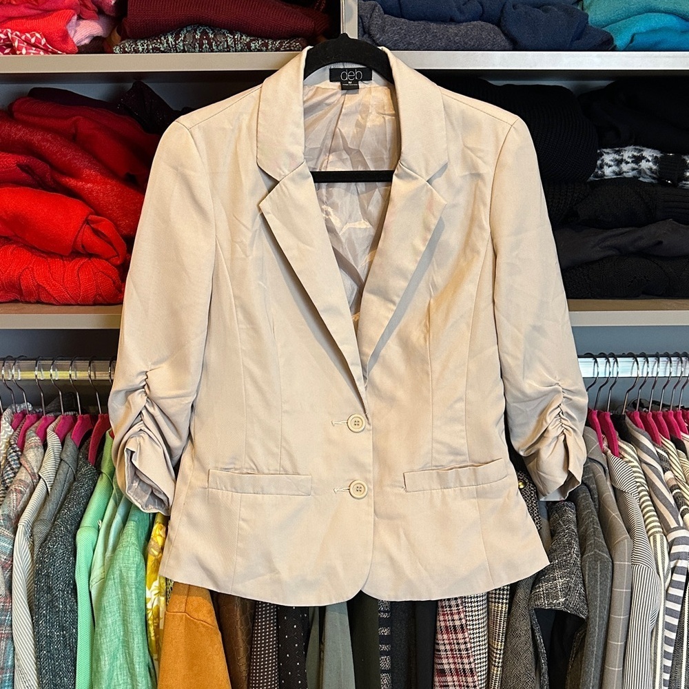 Deb tan 3/4 ruched sleeve 2 pocket 2 button closure blazer size M